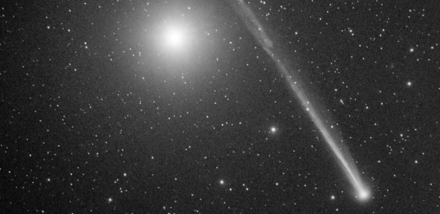C/2025 R2 (SWAN) vs. 3I/ATLAS: Two Cosmic Wanderers Stealing the 2025 Spotlight – A Head-to-Head Comparison
