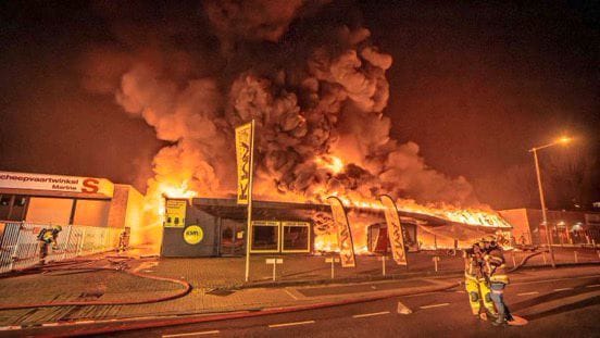 BREAKING: Massive Fire Erupts on Vakensstraat in Arnhem, Netherlands